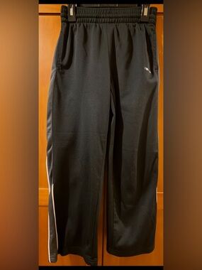 REEBOK WARM UP PANTS
VERY GOOD CONDITION